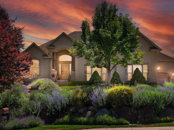 135 W Cove Dr, Elk Ridge, UT 84651