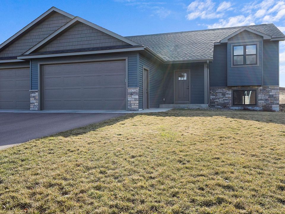 1st image of 1724 Otter Way