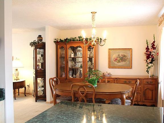 5th image of 135 Briarwood Ln