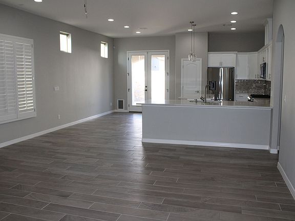 2nd image of 754 Flexford St
