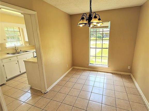 5th image of 3024 Cross Creek Dr