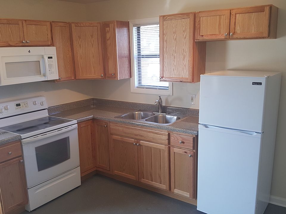 basement apt kitchen
