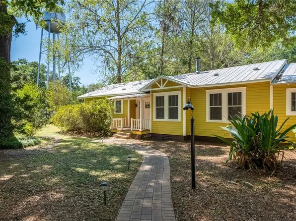 202 NW 5th St, Micanopy, FL 32667