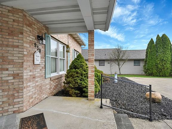 2nd image of 930 W Linden Cir