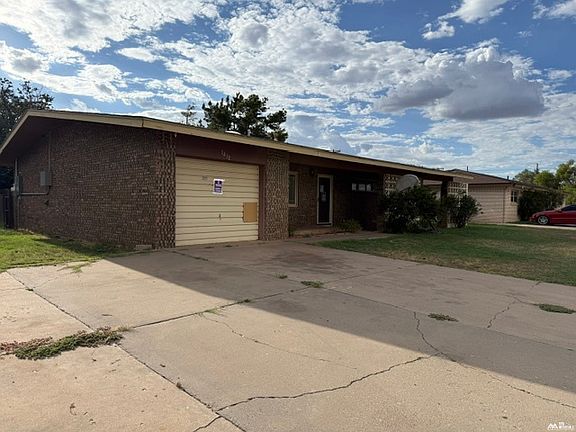 3rd image of 1212 W Yucca Ave