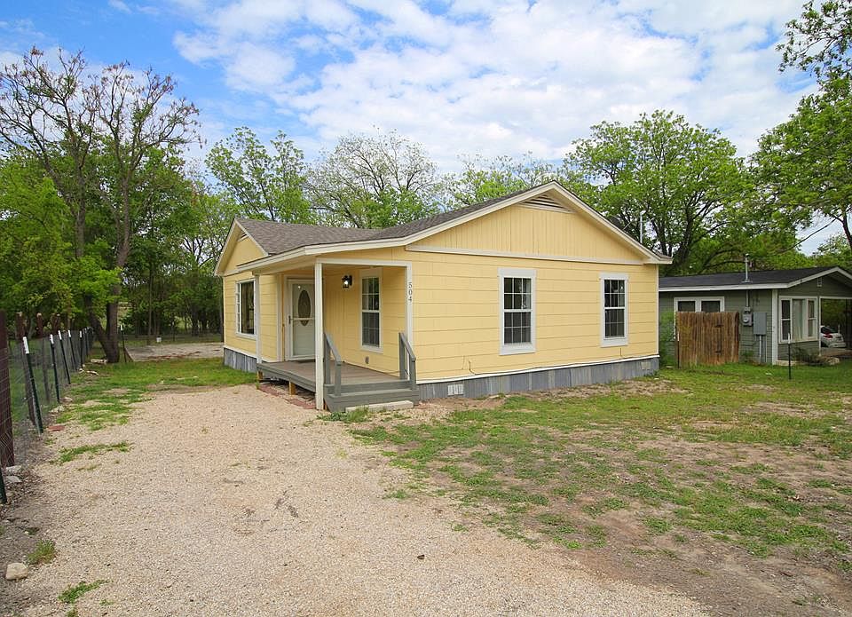 1st image of 504 Peterson Dr