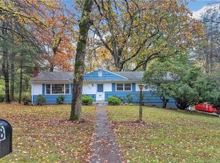48 Spinning Wheel Rd, Trumbull, CT 06611