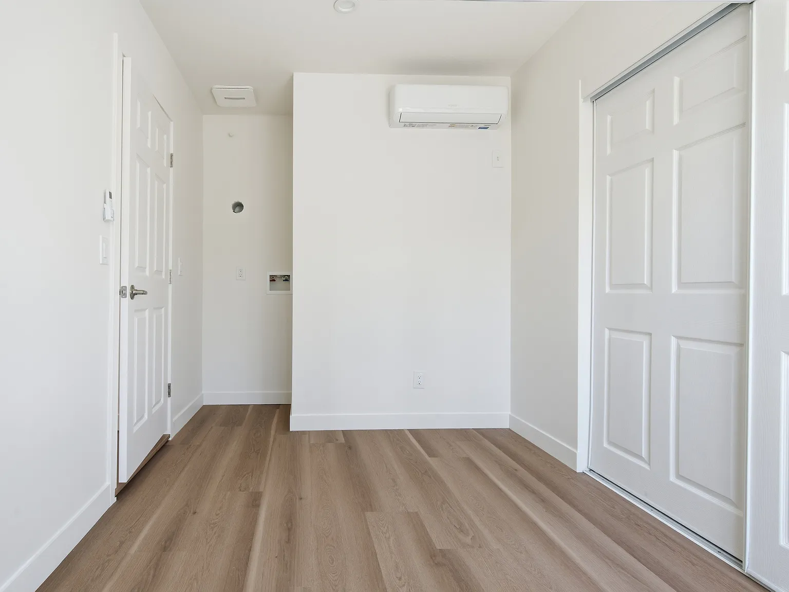 1 bed, 499 sqft, $2,350 — Photo 3
