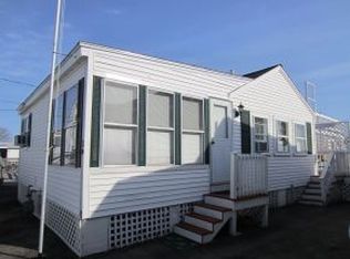 21R Perkins Ave, Hampton, NH 03842