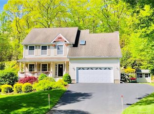 10 Pamela Way, Waterford, CT 06385