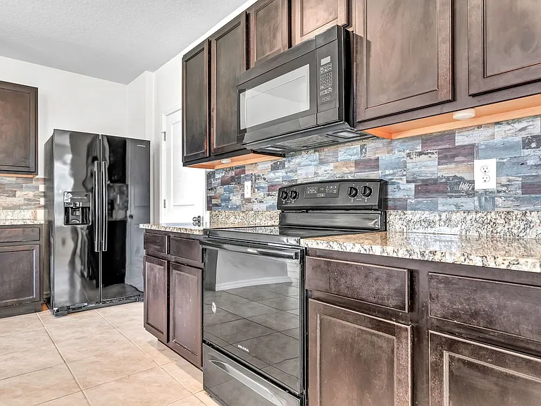 3097 Suncoast Plains Dr — Photo 10