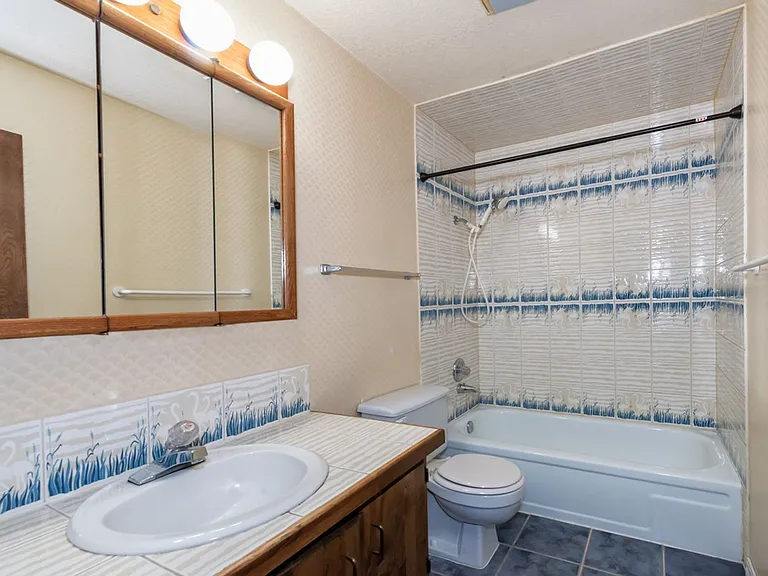 1004 Potlatch Cir — Photo 9
