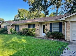 1420 Emerald Dr, Longview, TX 75605