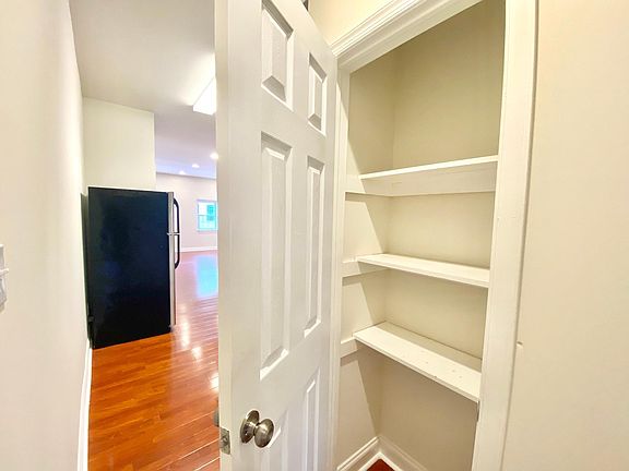 5th image of 989 N Marshall St #B2