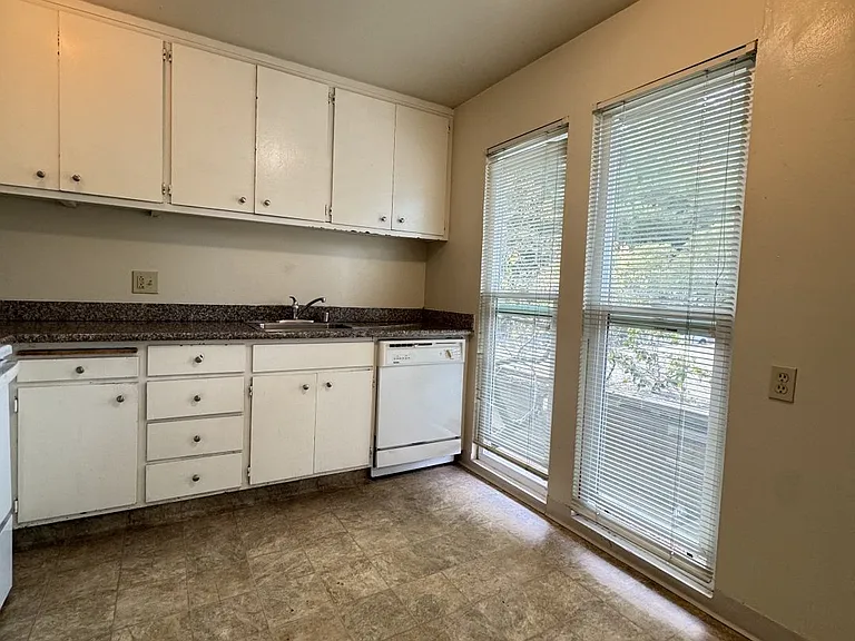2101 Donald Dr — Photo 9