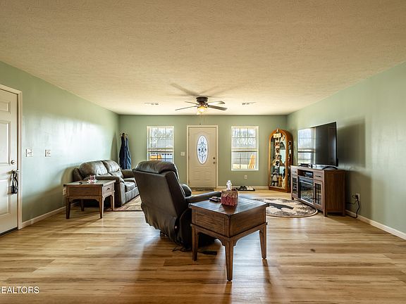 3rd image of 248 Maggie Way