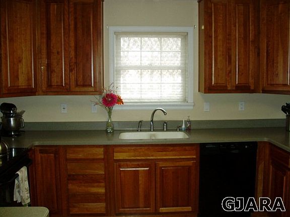 5th image of 2638 Dahlia Dr