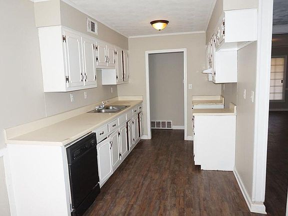 3rd image of 1379 Eason Ave