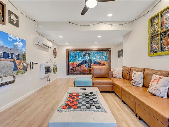 3rd image of 1039 Fosters Knob Rd