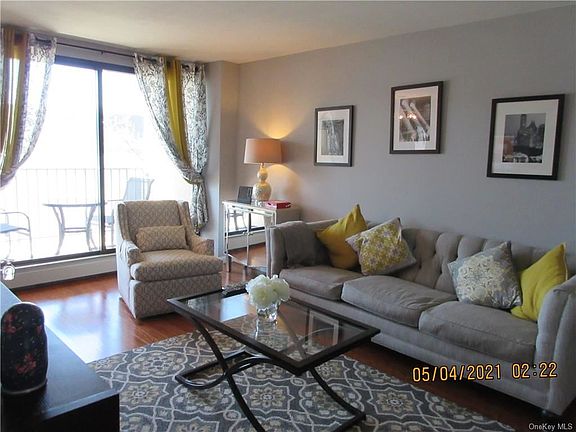 5th image of 1155 Warburton Ave APT 2T