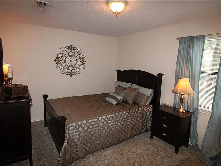 The Ethans Apartments — Photo 38