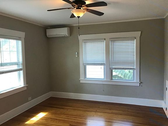3rd image of 215 6th Ave NE APT 3
