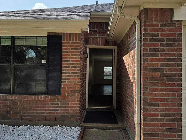 16106 Darwood Ct — Photo 3