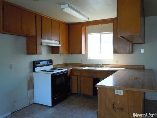 2nd image of 650 S Sierra Ave