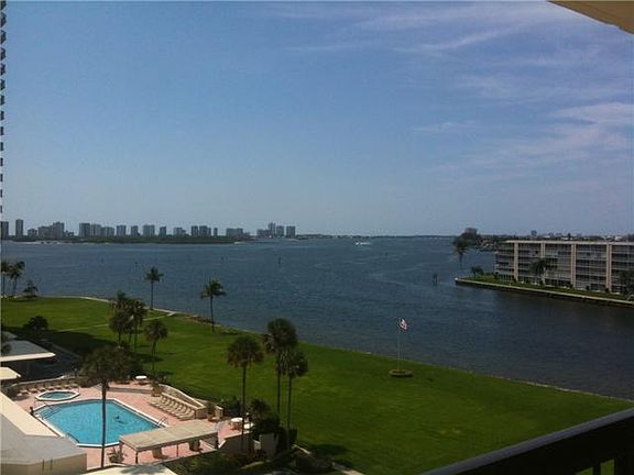 4th image of 123 Lakeshore Dr APT 742