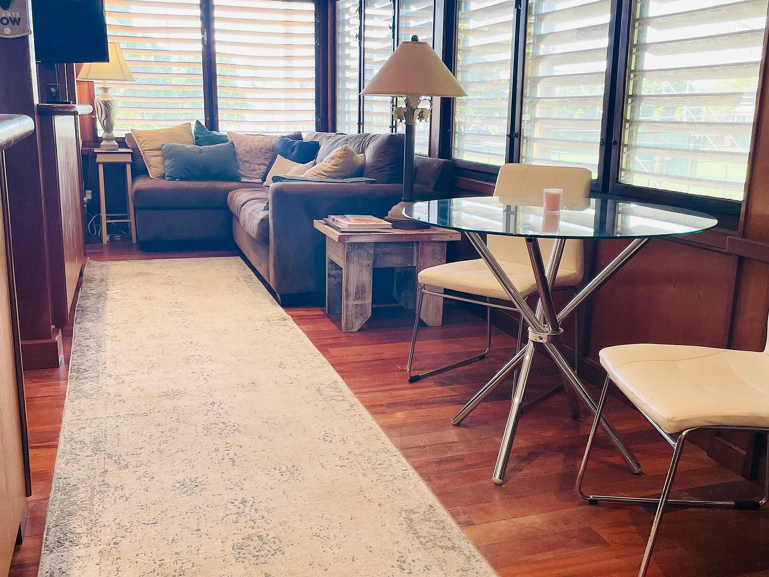 Studio, 650 sqft, $4,500 — Photo 2