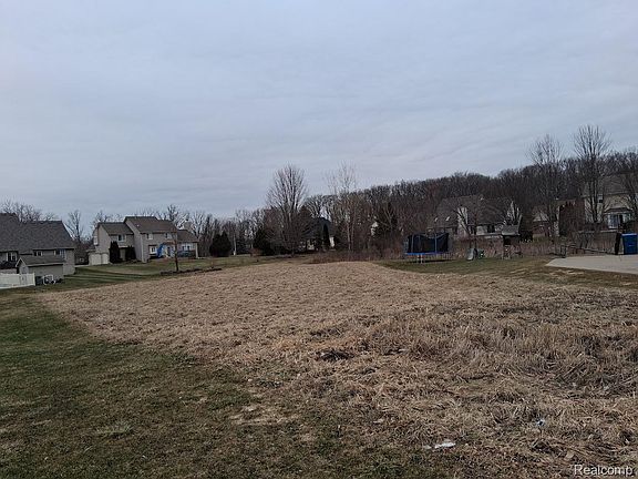 4th image of 8320 Deer Creek Ct