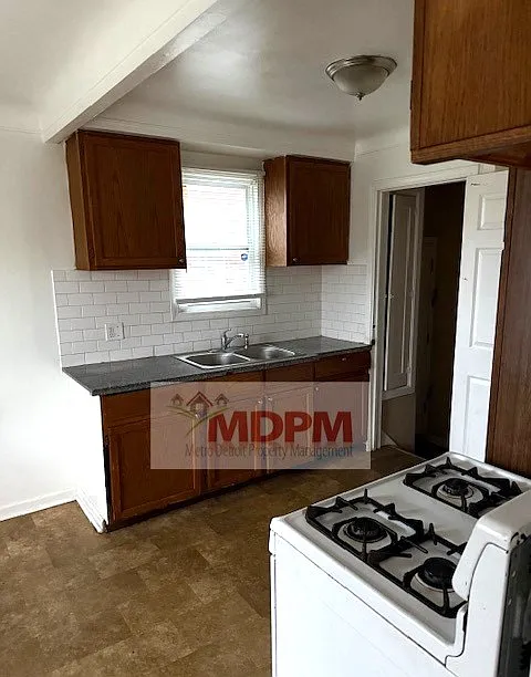 16067 Bringard Dr — Photo 2