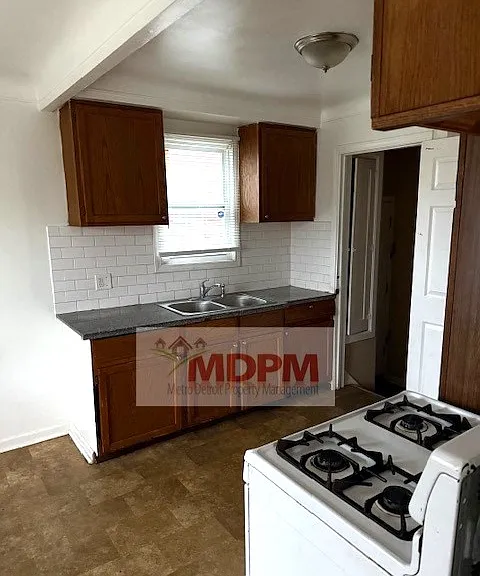 16067 Bringard Dr — Photo 2