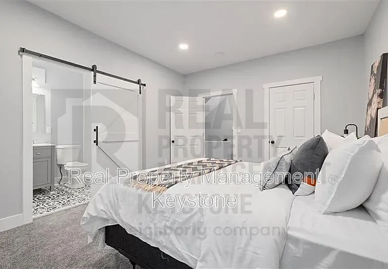 6319 Saint Marie St — Photo 27