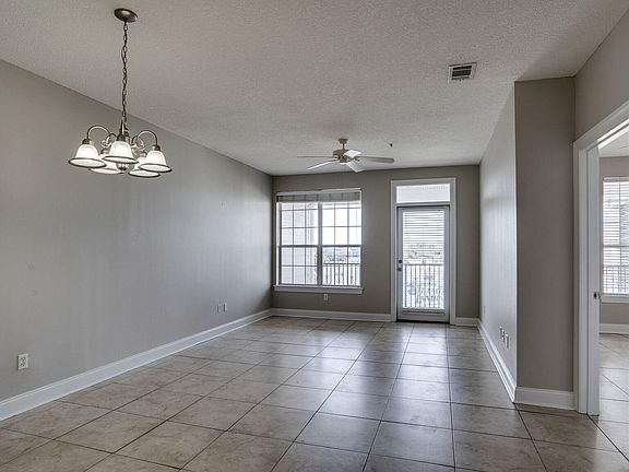 5th image of 159 Brooks St Unit 302