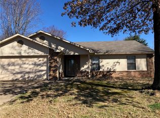 1505 W Centennial Dr, Rogers, AR 72758