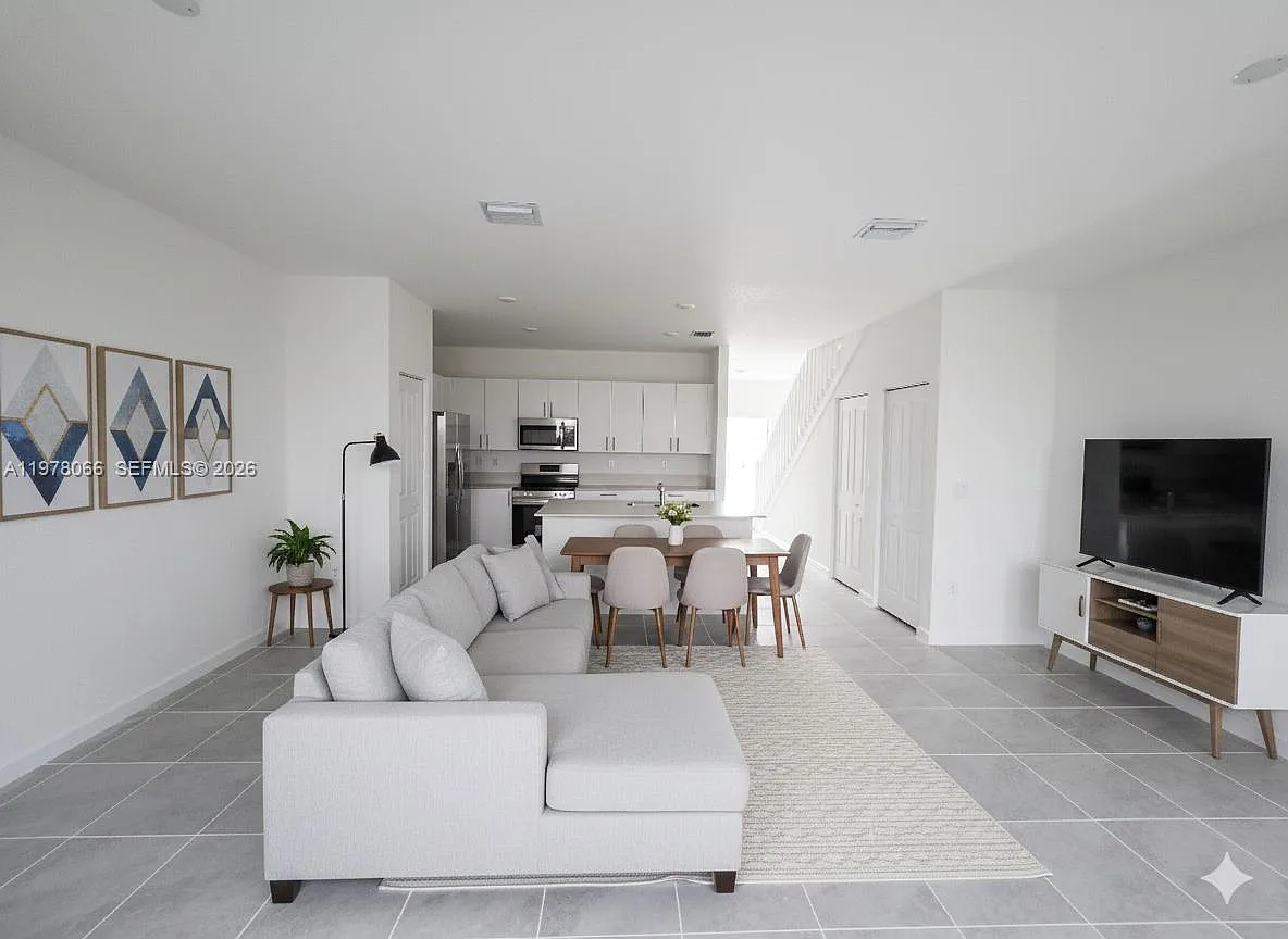 4 bed, 1633 sqft, $3,000 — Photo 4