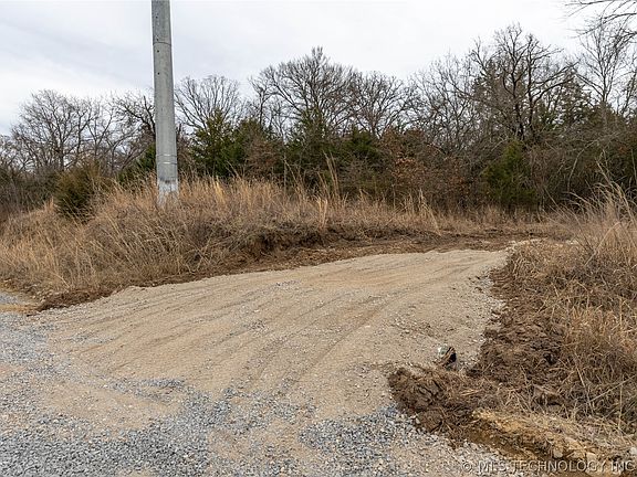 3rd image of 1 E 1180th Rd