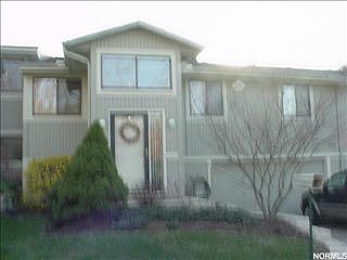 1st image of 7204 S Brewster Pl #B