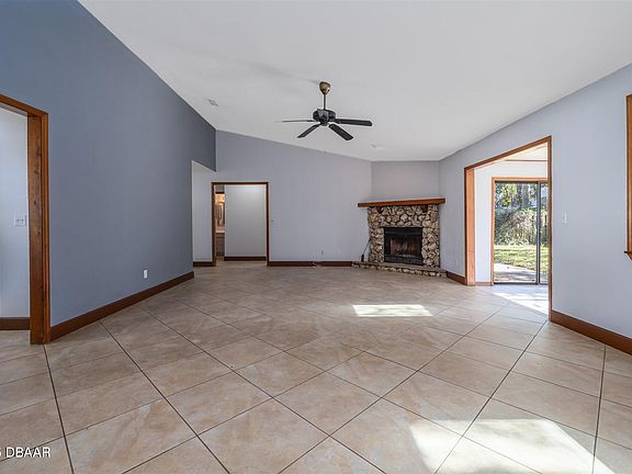 5th image of 909 Brookside Dr