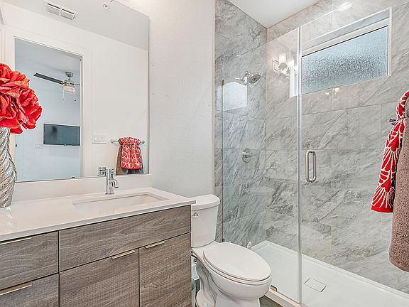5th image of 2235 Lovedale Ave Unit 106