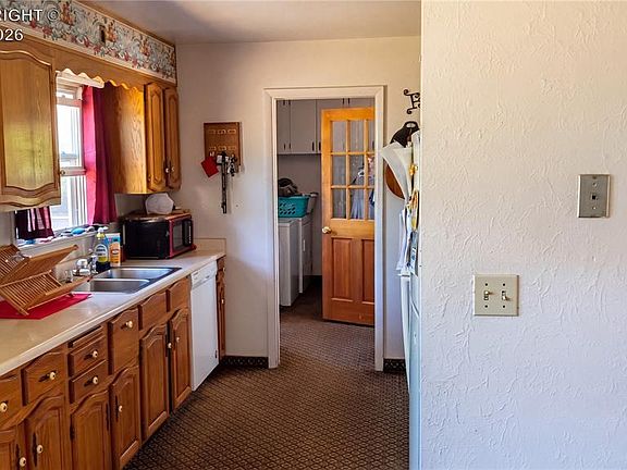 4th image of 1023 E 3rd St