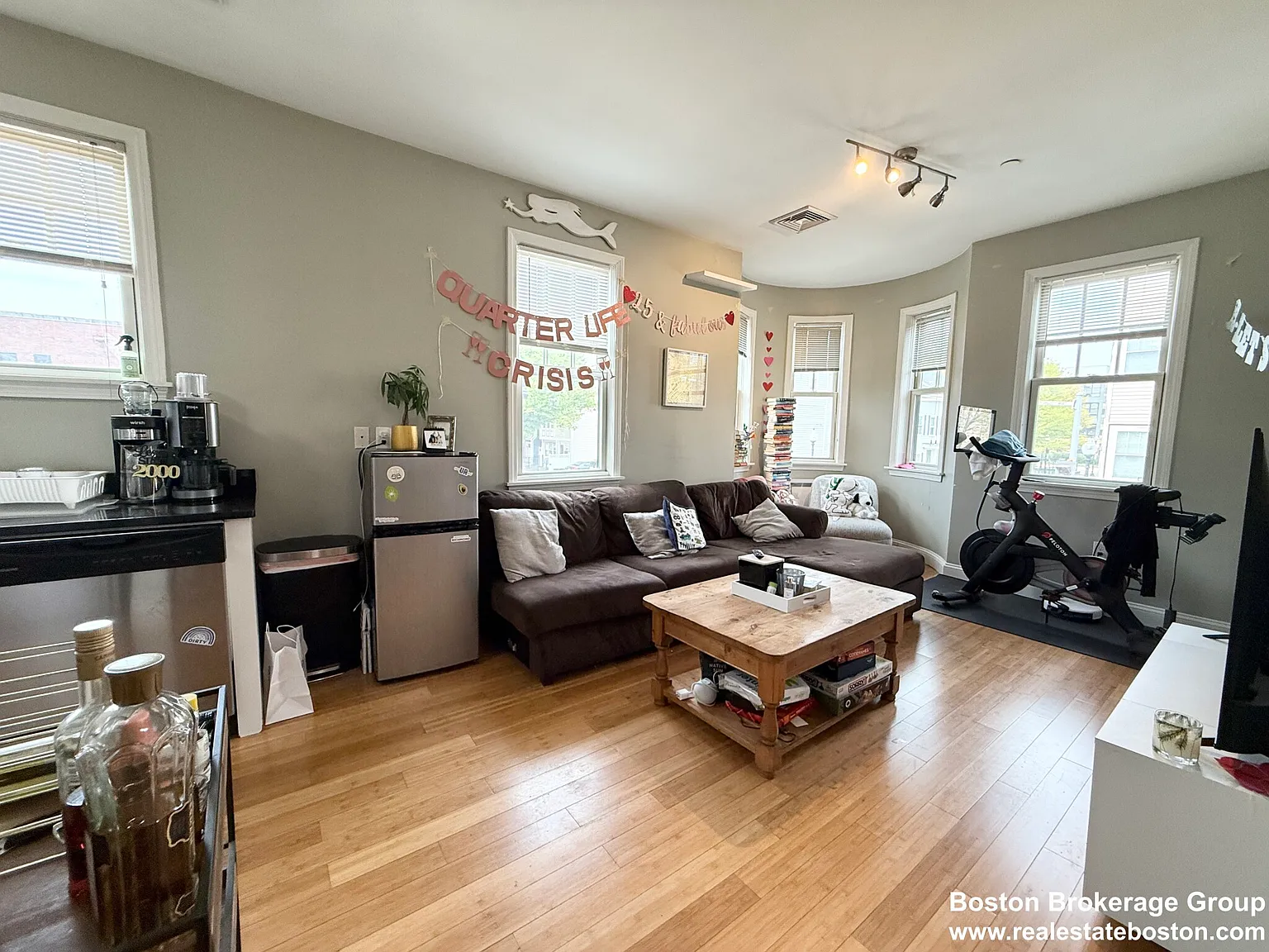 4 bed, $5,800 — Photo 2