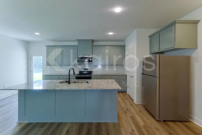 7936 Hendrick Dr — Photo 4