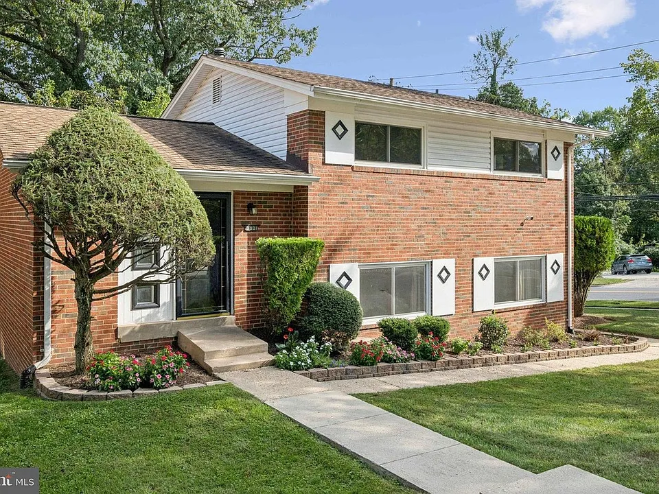 9801 Arbor Hill Dr