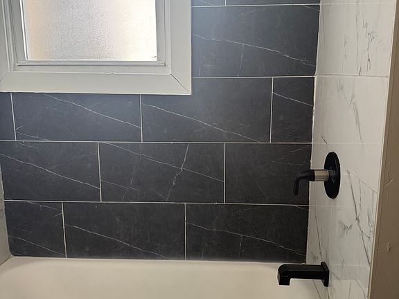 4th image of 152 Sanford St Floor 2