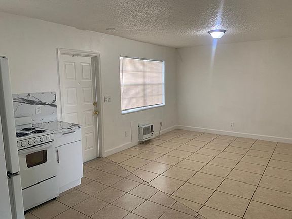 2nd image of 3806 Hollywood Blvd Unit 12