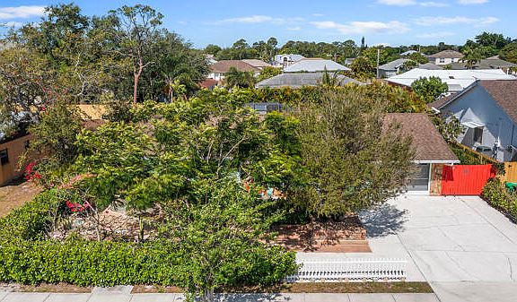 2nd image of 2180 SE Floresta Drive