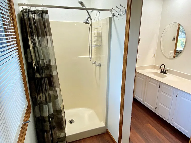 7233 Oakwood Dr — Photo 36