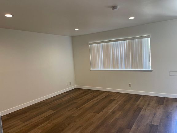 5th image of 1389 W Holland Ave